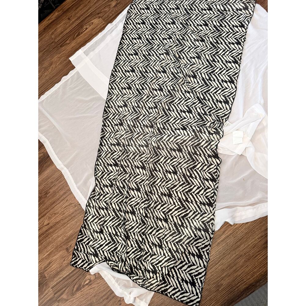 YBL Your Best Look Nylon Black and White print Scarf